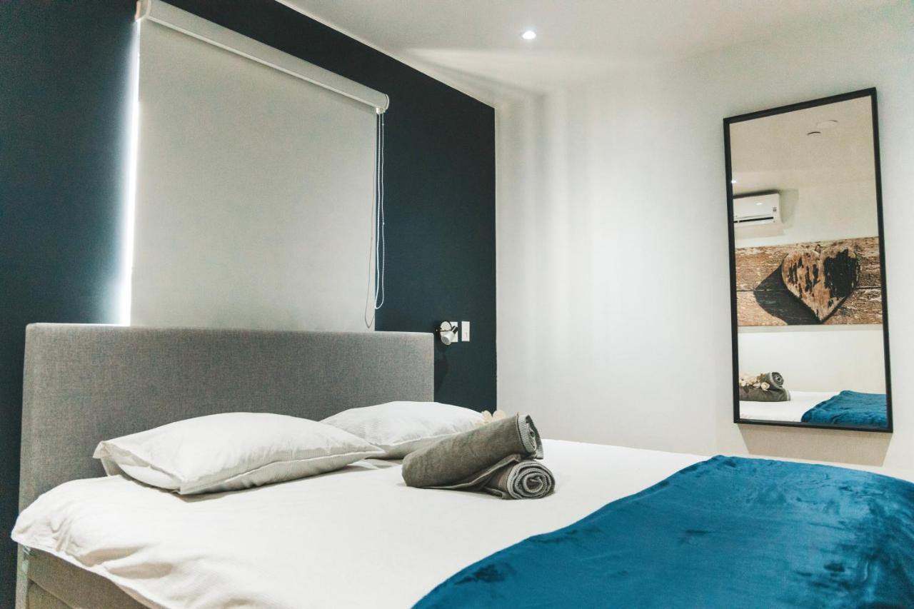 Gray Door Apartments - Adults Only パームビーチ エクステリア 写真