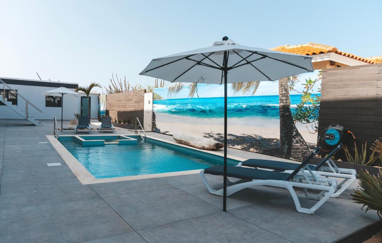 Gray Door Apartments - Adults Only パームビーチ エクステリア 写真