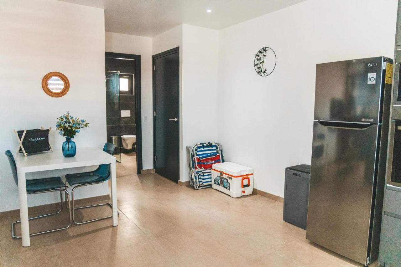 Gray Door Apartments - Adults Only パームビーチ エクステリア 写真
