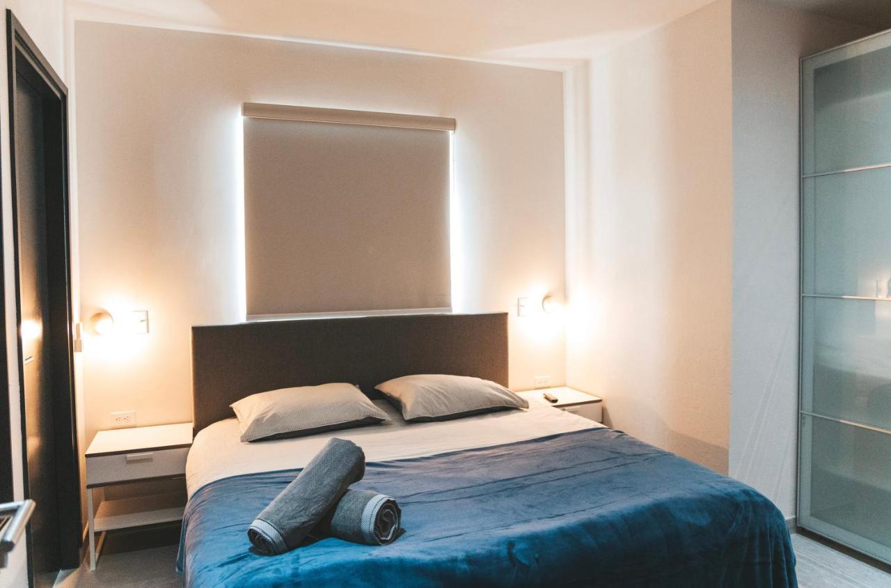 Gray Door Apartments - Adults Only パームビーチ エクステリア 写真