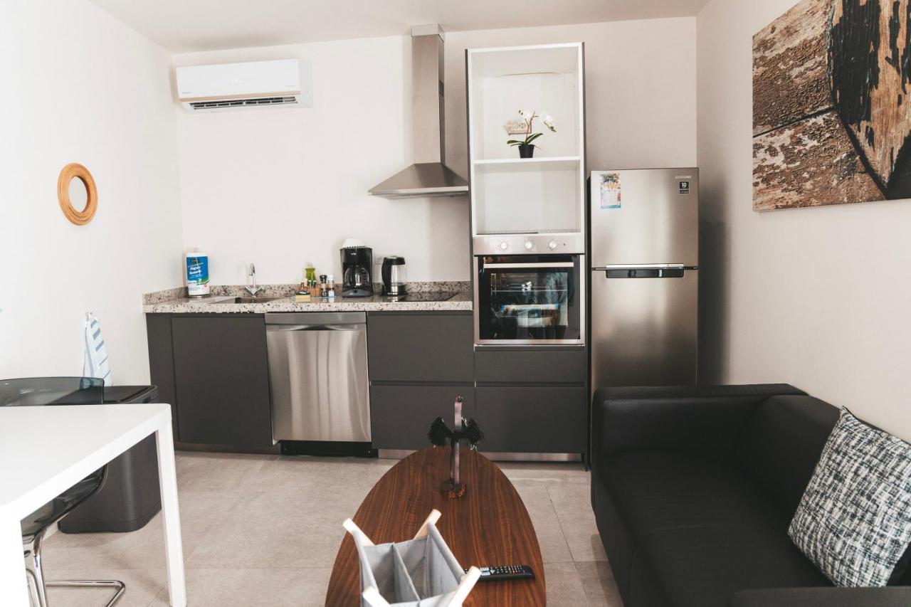Gray Door Apartments - Adults Only パームビーチ エクステリア 写真