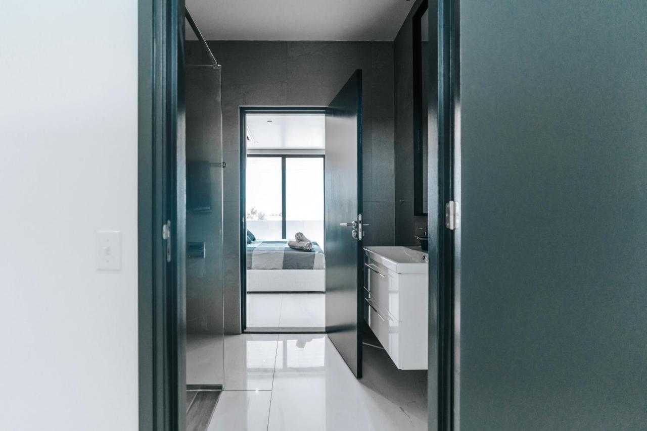 Gray Door Apartments - Adults Only パームビーチ エクステリア 写真
