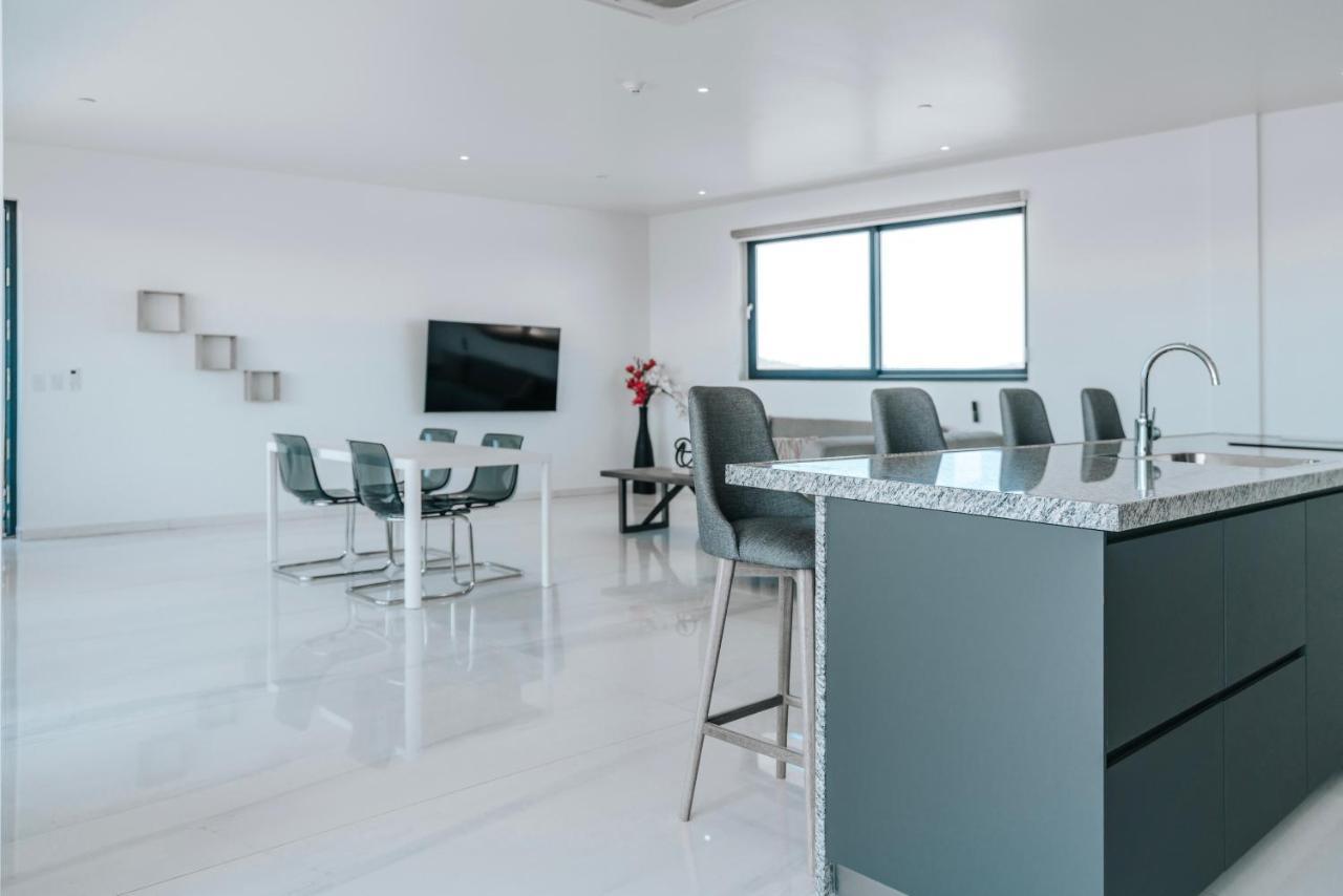 Gray Door Apartments - Adults Only パームビーチ エクステリア 写真